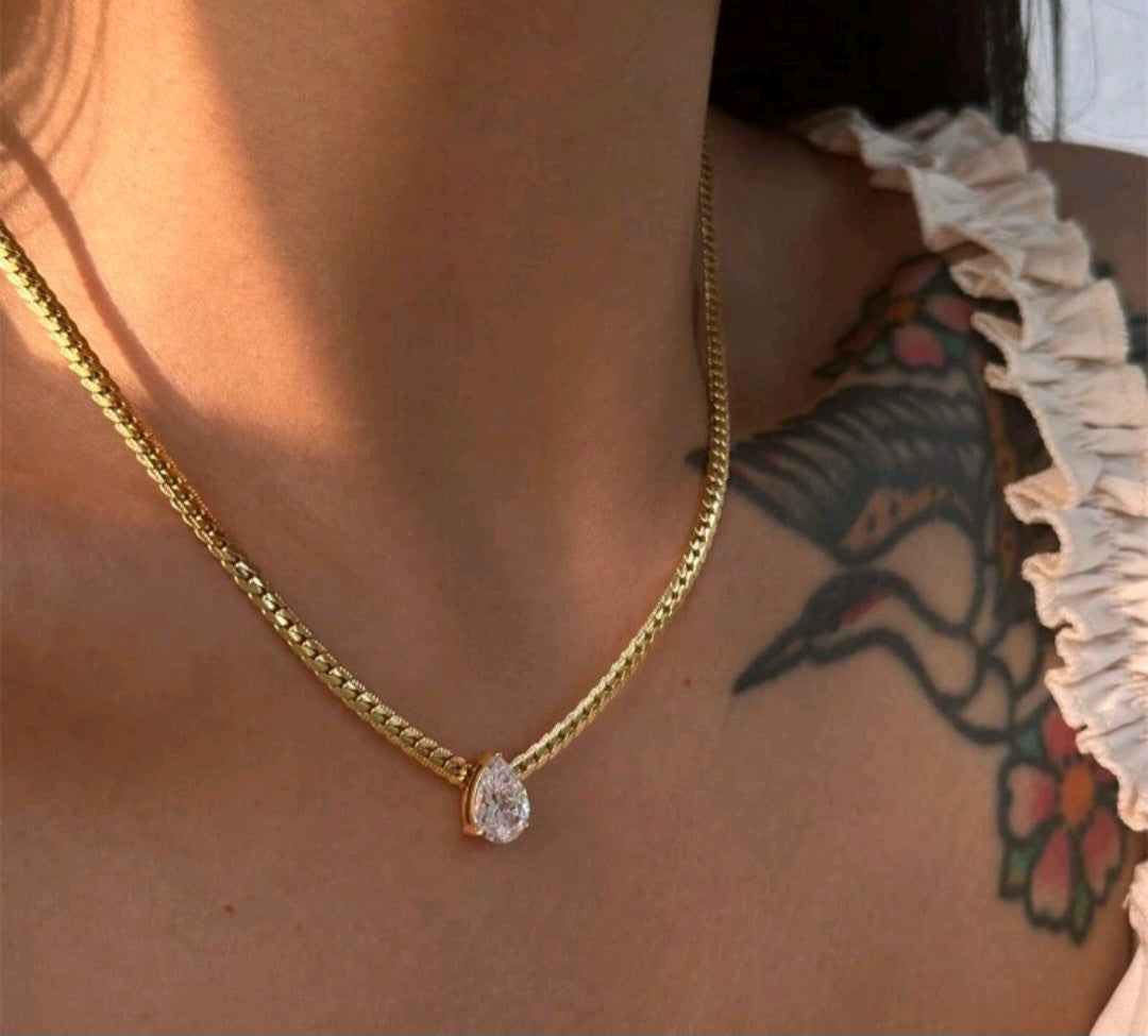 Teardrop necklace