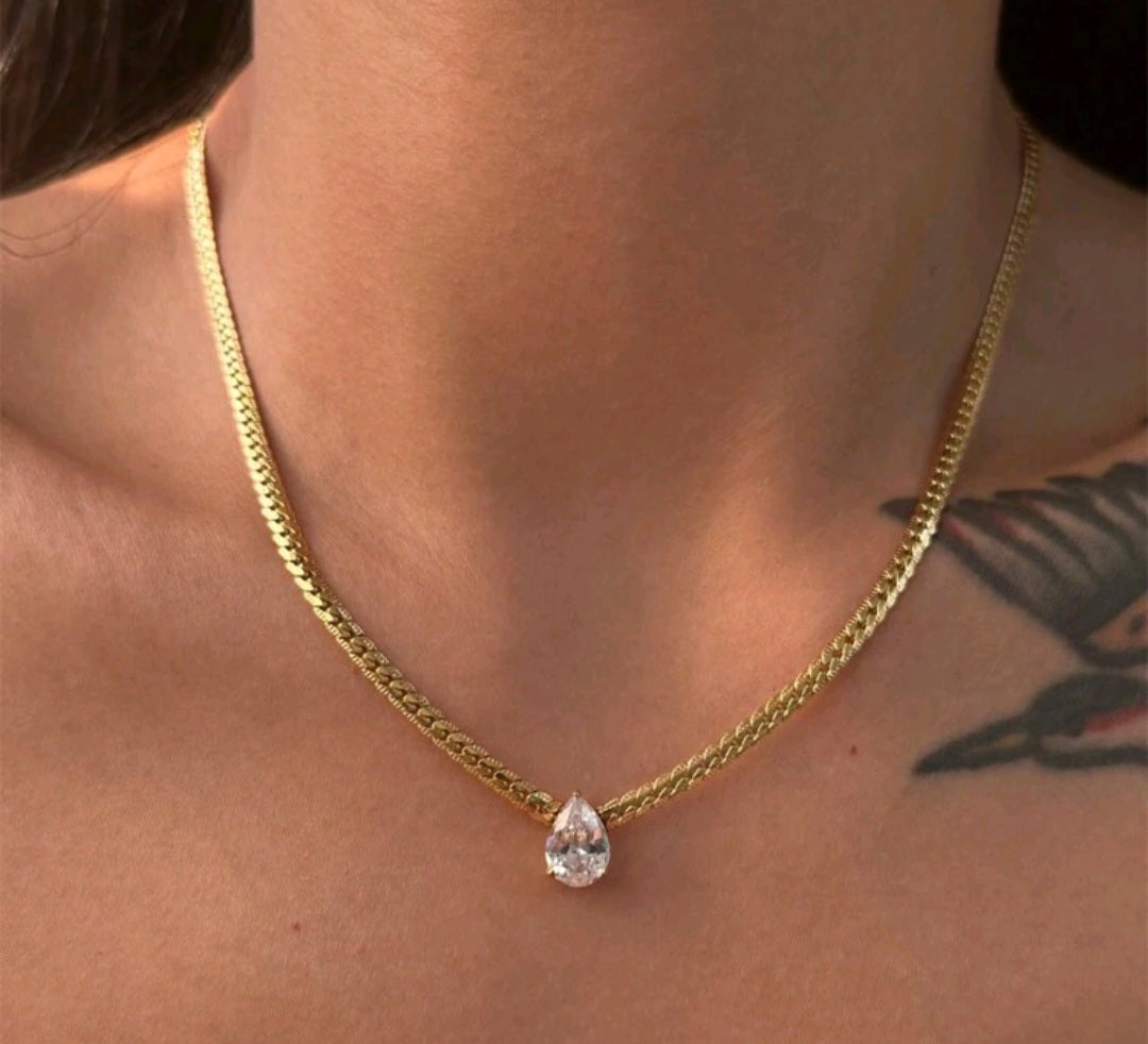 Teardrop necklace