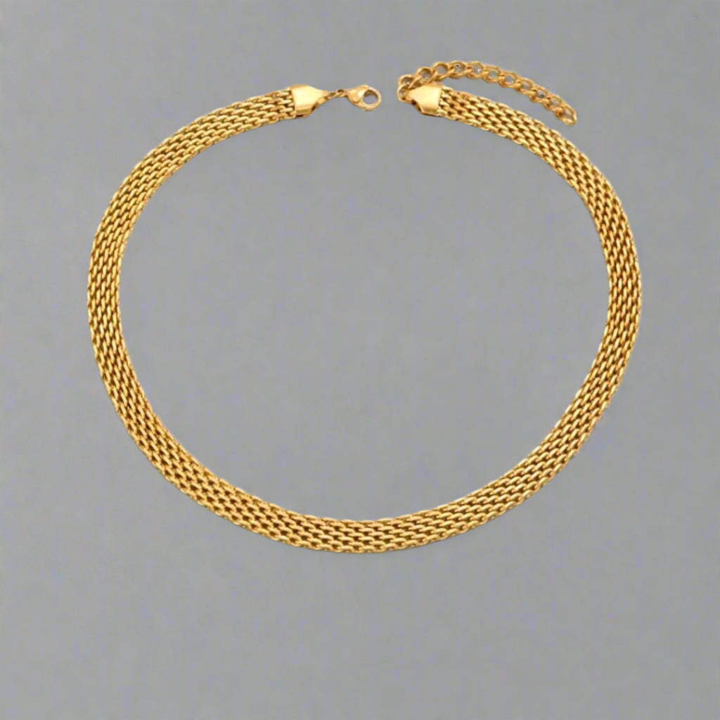 Saturday necklace