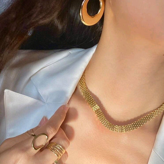 Saturday necklace