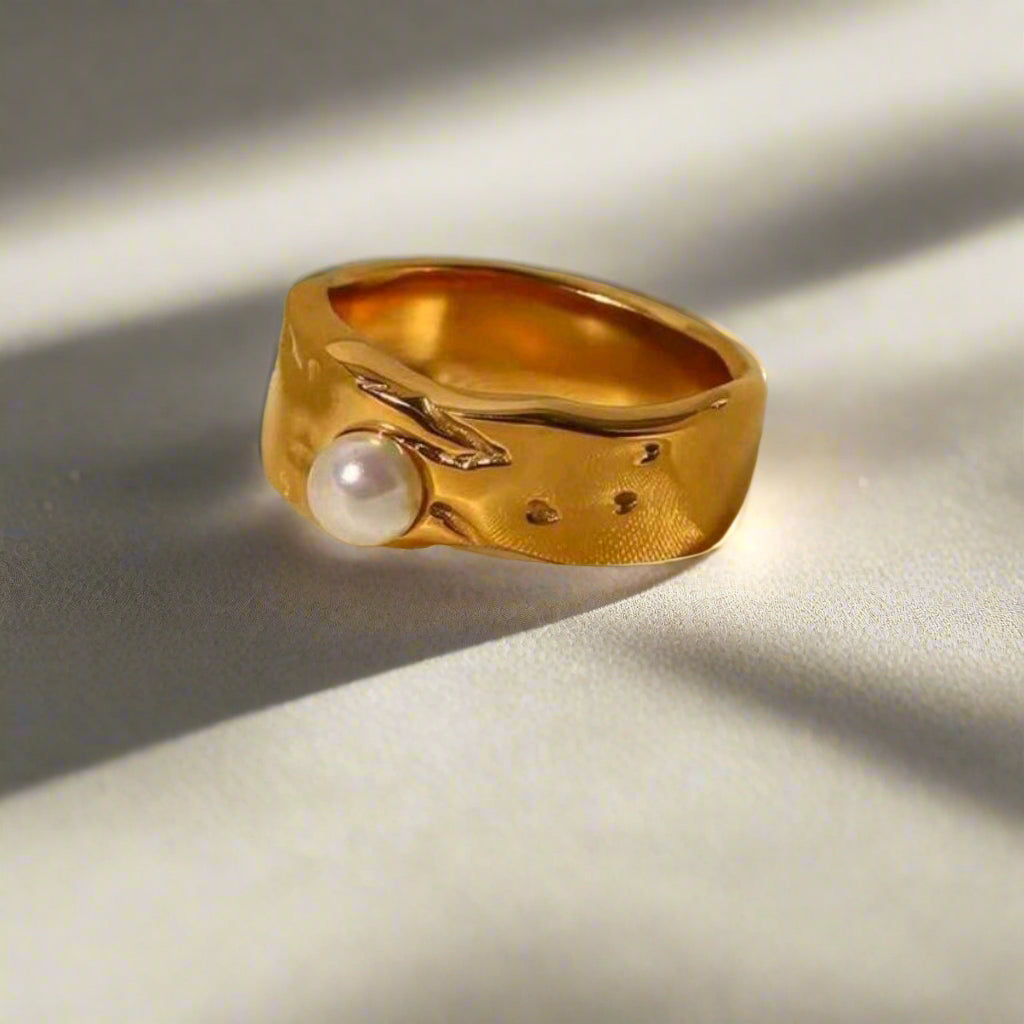 Suzy ring